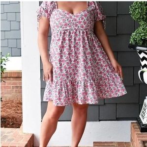 Perfectly Priscilla A-line puffed sleeve smocked back floral dress size 3X NWT